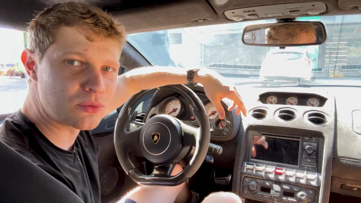 Youtuber troca Porsche 2024 por carro de 2011 com valor emocional e coloca a culpa no coração