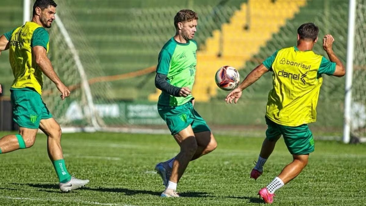 Times se enfrentam pelo Campeonato Gaúcho (Foto: Matheus Weschenfelder)