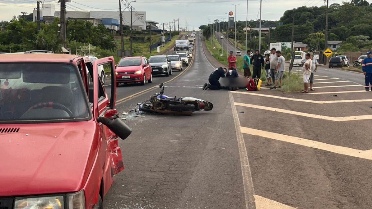 Condutora invade a preferencial e motociclista morre em colisão na SC-480 em Chapecó