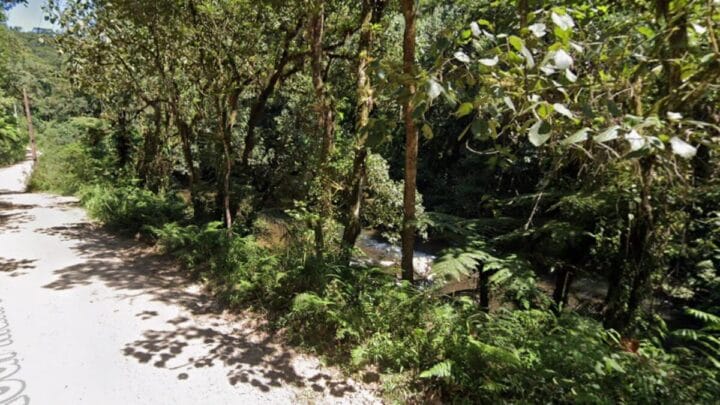 Cachoeira fica na localidade de Manso, em Jaraguá do Sul (Foto: Google Maps, Reprodução)