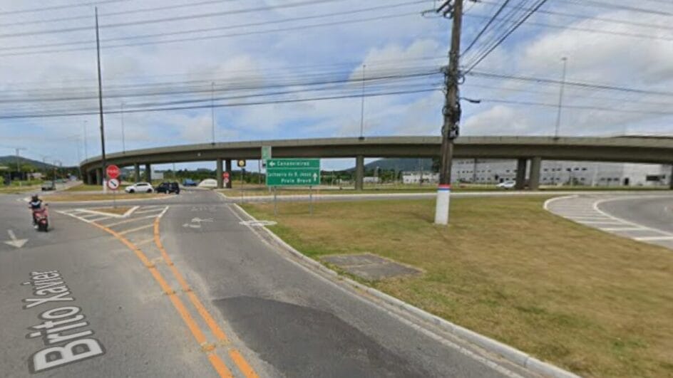 Local onde a tentativa de roubo teria acontecido (Foto: Google Street View, Reprodução)