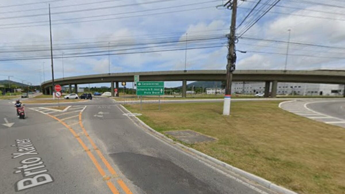 Local onde a tentativa de roubo teria acontecido (Foto: Google Street View, Reprodução)