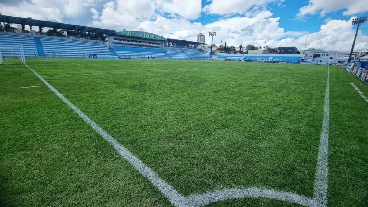 Crac x Goiás, pelo Goianão, no estádio Genervino da Fonseca