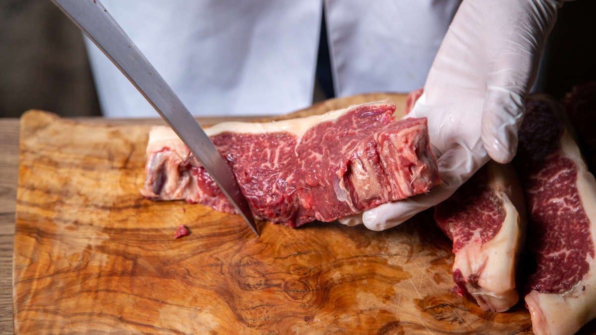 Pesquisador do Nobel relaciona padr&otilde;es globais de consumo de carne ao desenvolvimento de c&acirc;ncer colorretal. Foto: banco de imagens