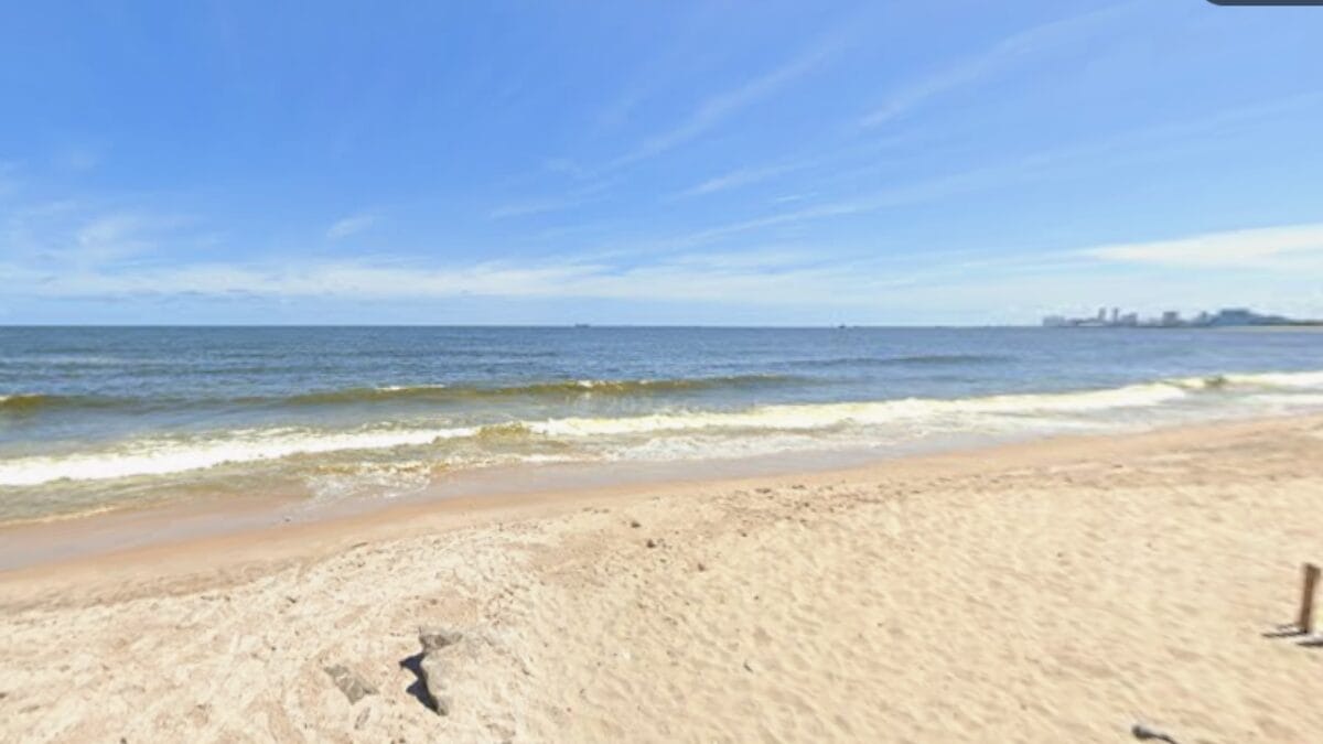 Praia fica localizada em Olinda (Foto: Google Street View, Reprodução)