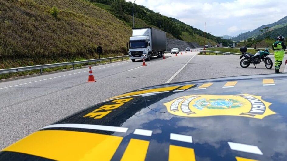 Com liberação de faixas, local não apresenta mais filas (Foto: PRF, Divulgação)