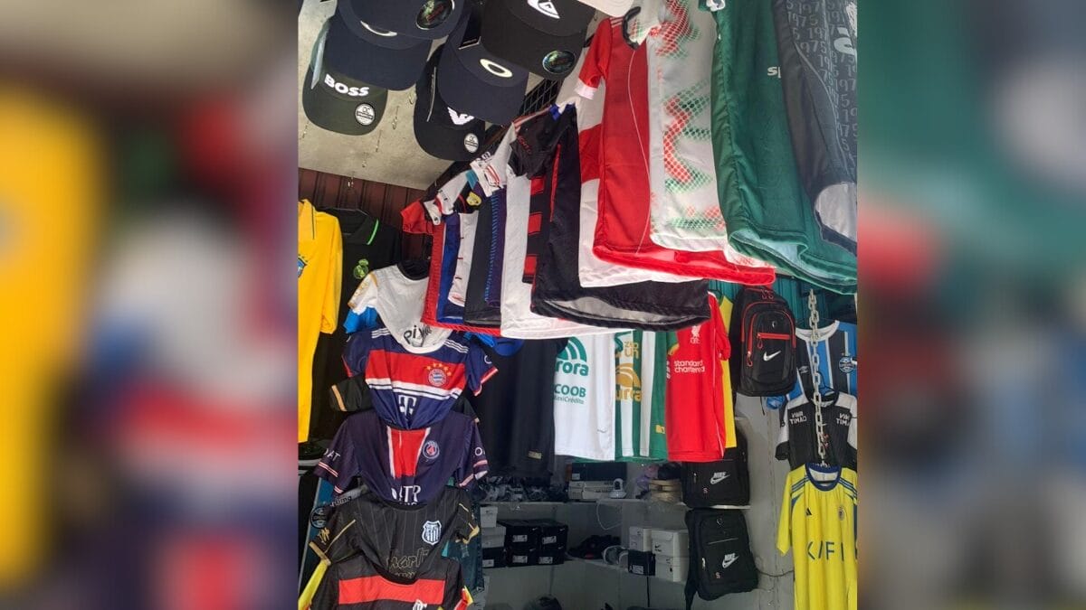 com&eacute;rcio de produtos esportivos falsificados