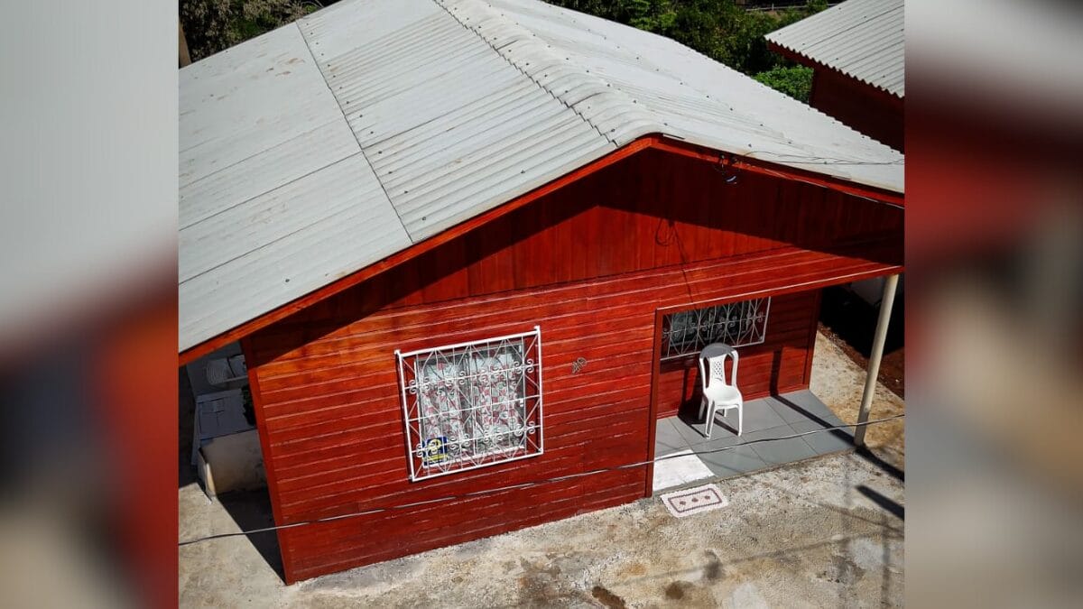 Famílias que viviam em áreas de risco recebem novas casas em Chapecó