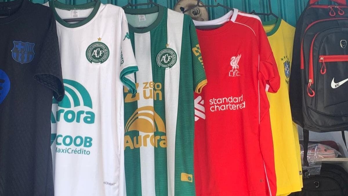 com&eacute;rcio de produtos esportivos falsificados