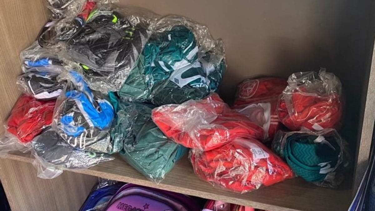 com&eacute;rcio de produtos esportivos falsificados