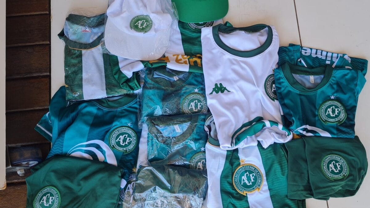 com&eacute;rcio de produtos esportivos falsificados