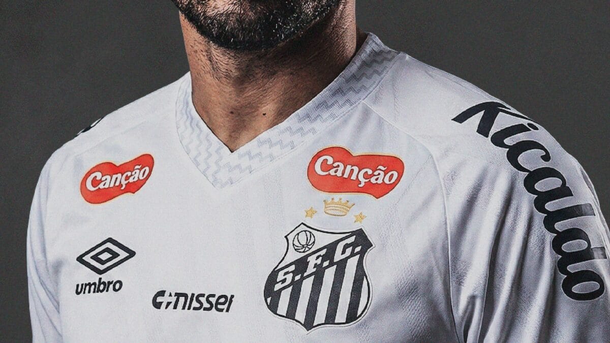 Atacante fechou contrato de 3 anos com o Santos (Foto: Divulgação, Santos)