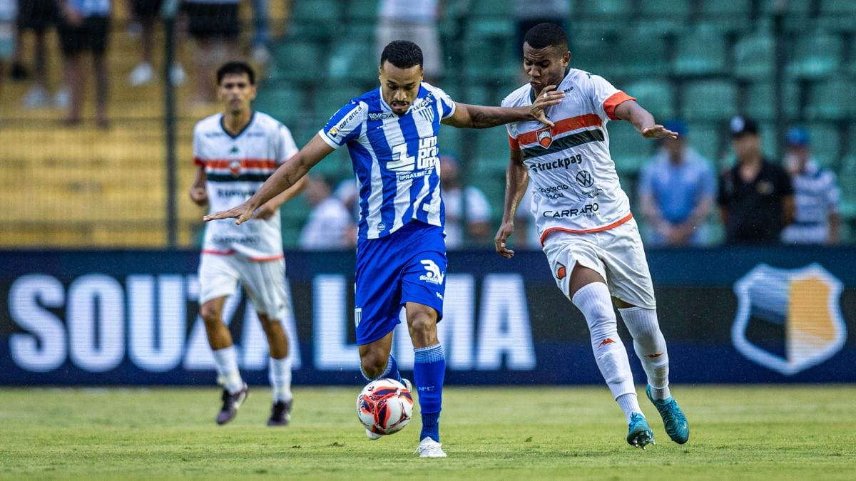 Times se enfrentam pelo Campeonato Catarinense (Foto: Fabiano Rateke, Ava&iacute; F.C.)