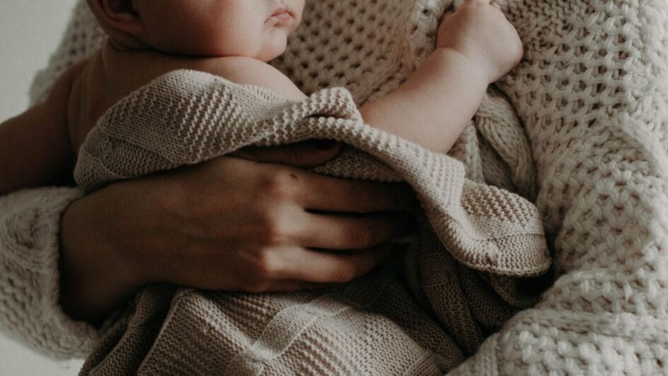 Bebê tem queimaduras em Içara