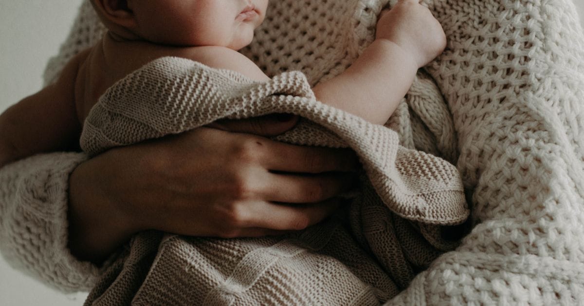 Bebê tem queimaduras em Içara