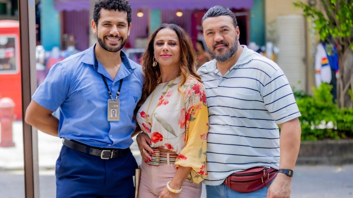 Cap&iacute;tulo 100 de 'Tr&ecirc;s Gra&ccedil;as' tem a&ccedil;&atilde;o, emo&ccedil;&atilde;o, revela&ccedil;&otilde;es e reviravoltas em evento na Chacrinha