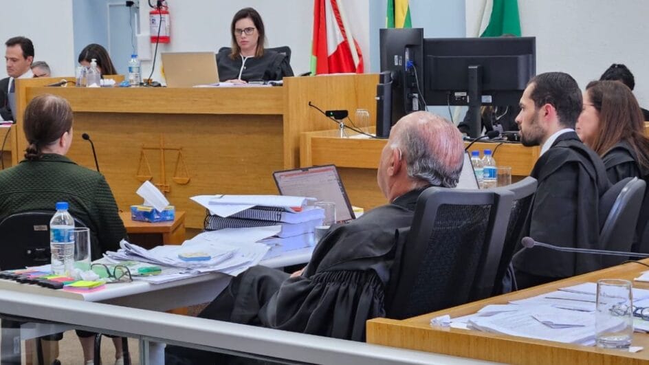 Caso de mulher que contratou cartomante para matar a atual do ex tem reviravolta em SC