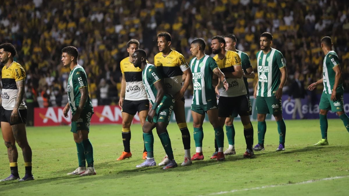 Chapecoense vence o Crici&uacute;ma