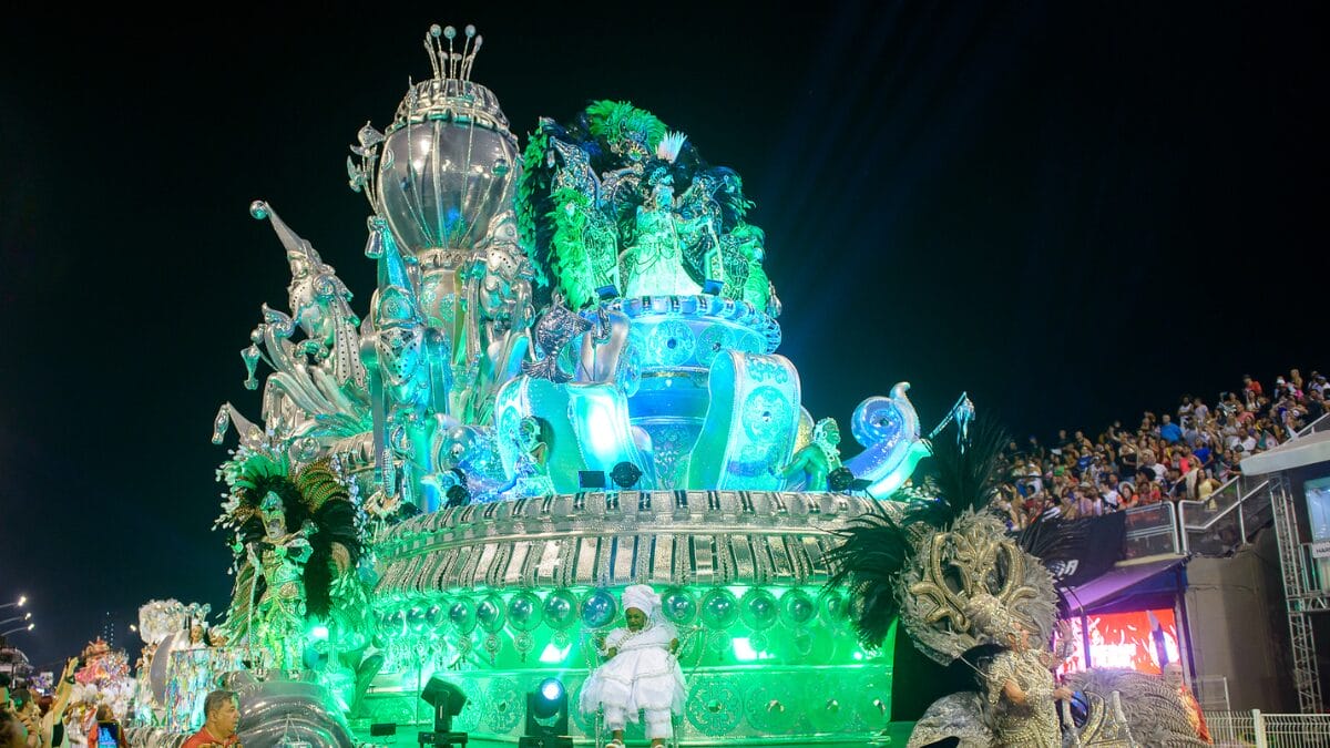 Desfile das Escolas de Samba 2026 de São Paulo: onde assistir e ordem do 2º dia