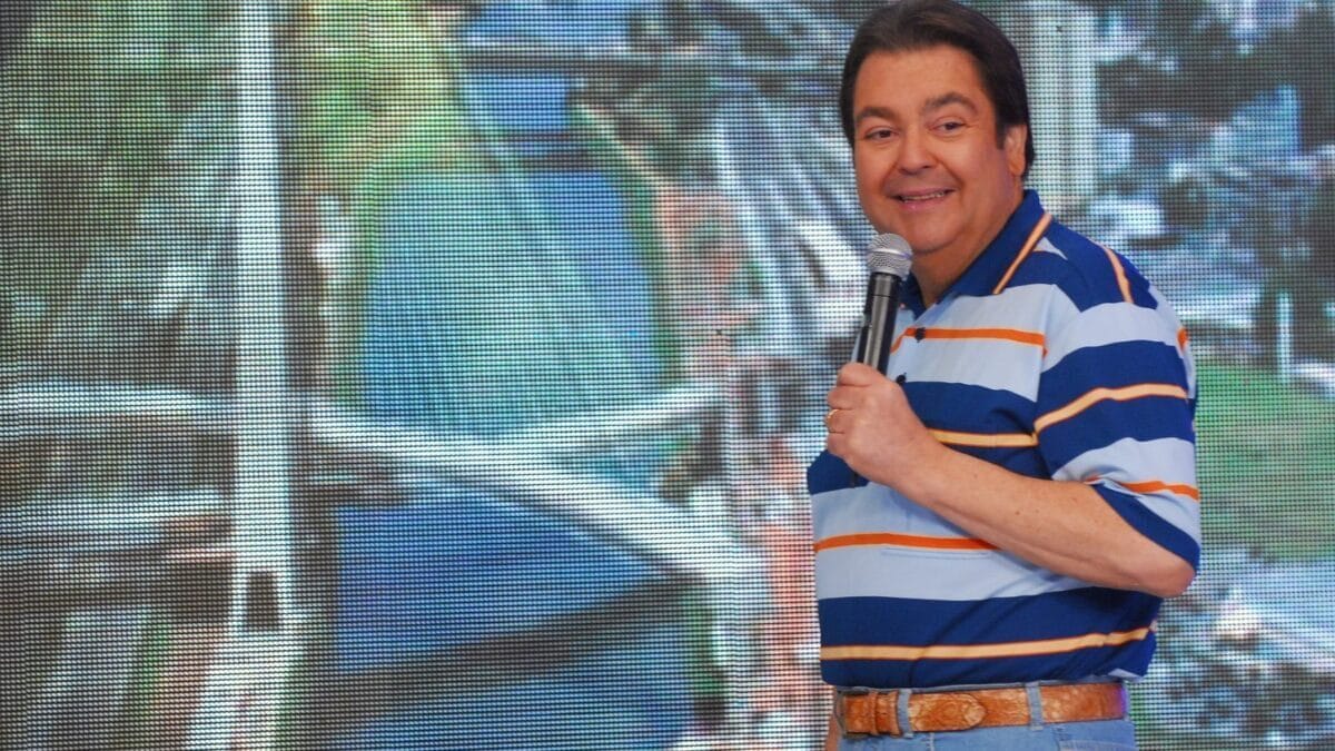 Fora dos holofotes, Faustão dá dica aos colegas apresentadores