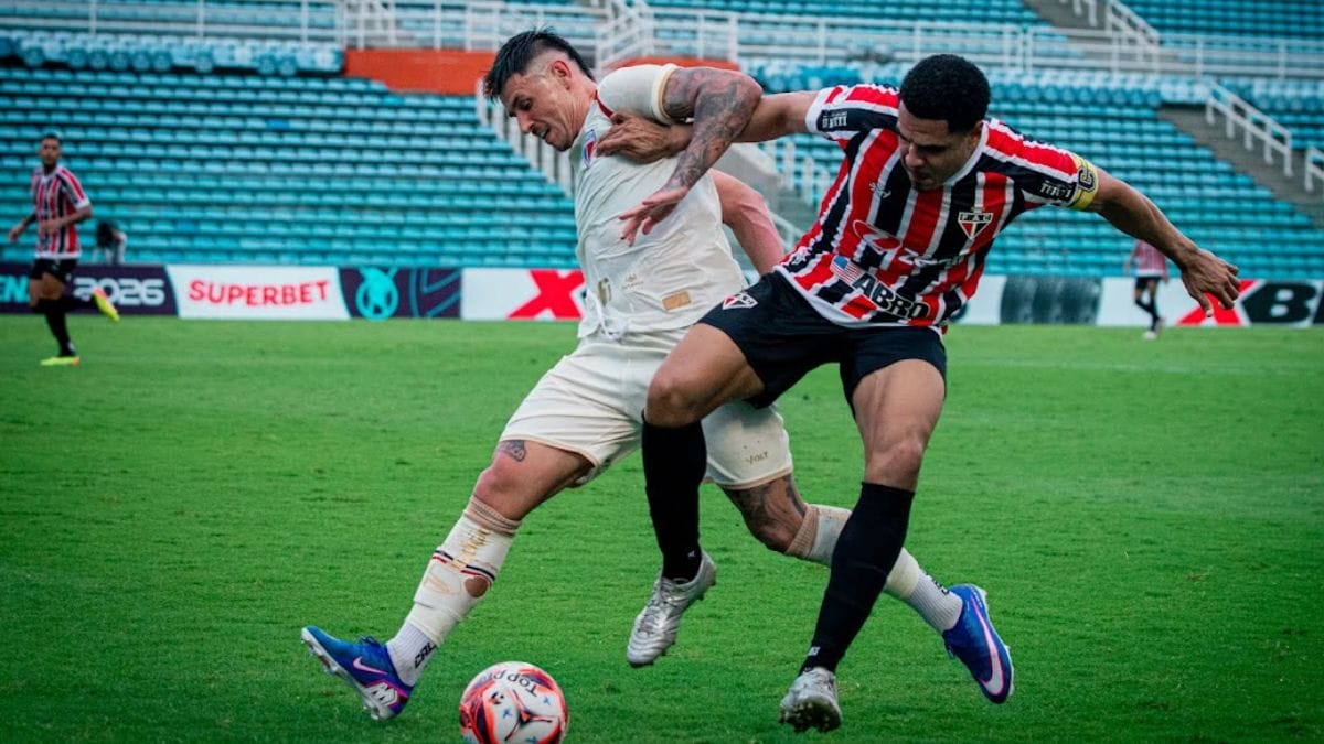 Times se enfrentam pelo Campeonato Cearense (Foto: Leonardo Moreira)