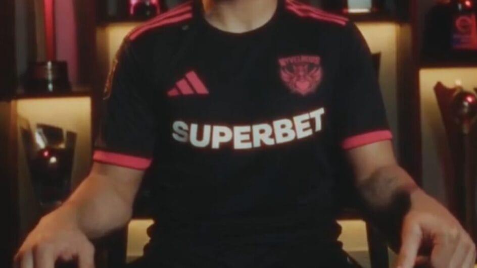 Jogador passou 15 anos na Europa e volta para o Brasil para disputar a Kings League (Foto: Reprodução)