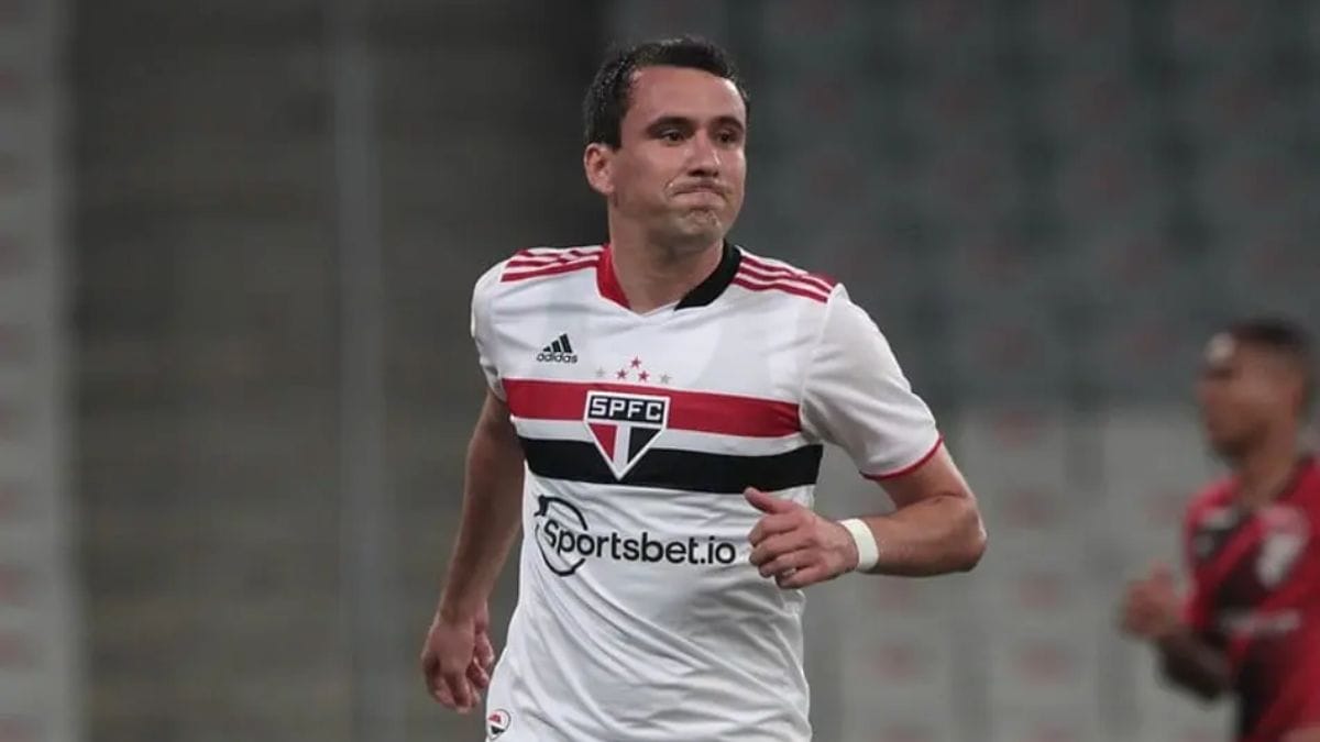 Pablo coma camisa do São Paulo