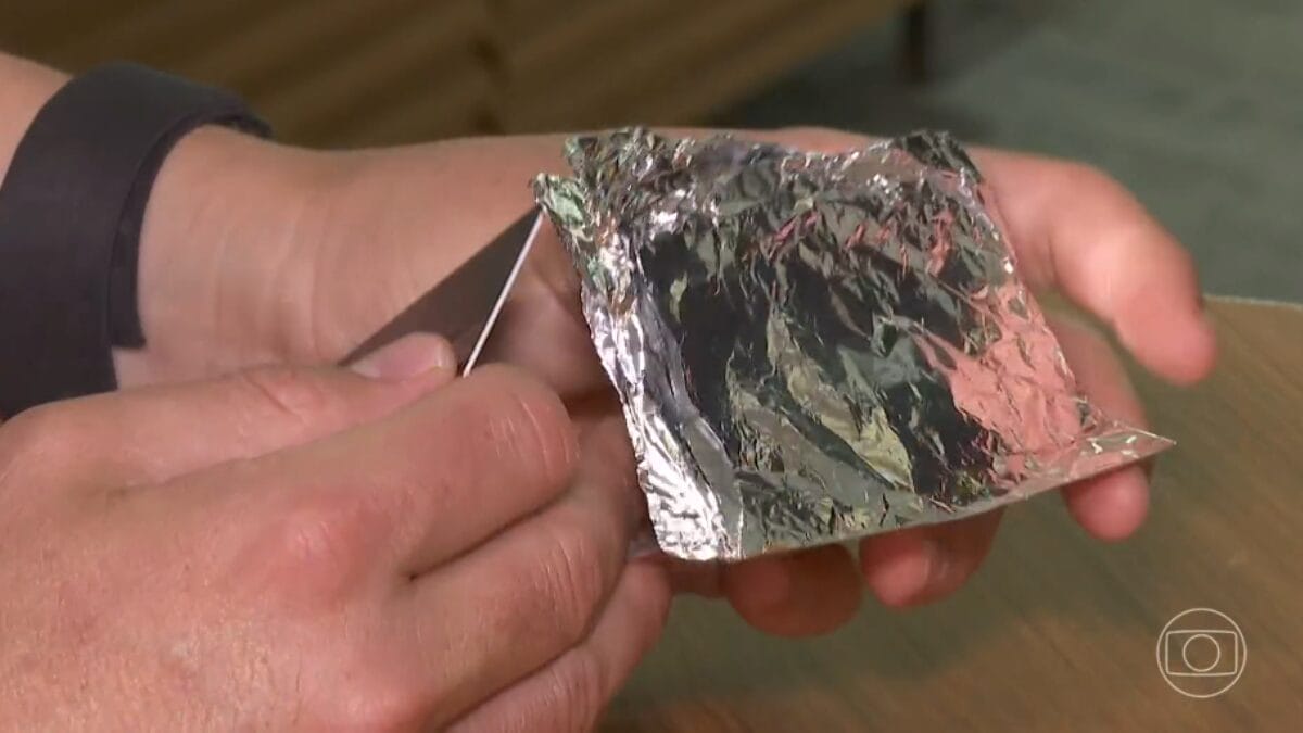 Dica com papel alumínio para evitar golpe da aproximação chama atenção no Carnaval