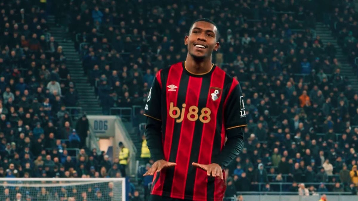 Rayan comemora gol pelo Bournemouth