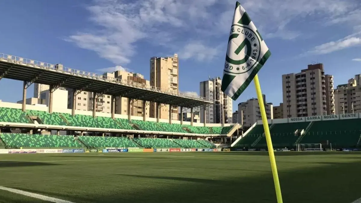 Estádio da Serrinha, em Goiânia (GO), será palco do confronto (Foto: X, Reprodução)