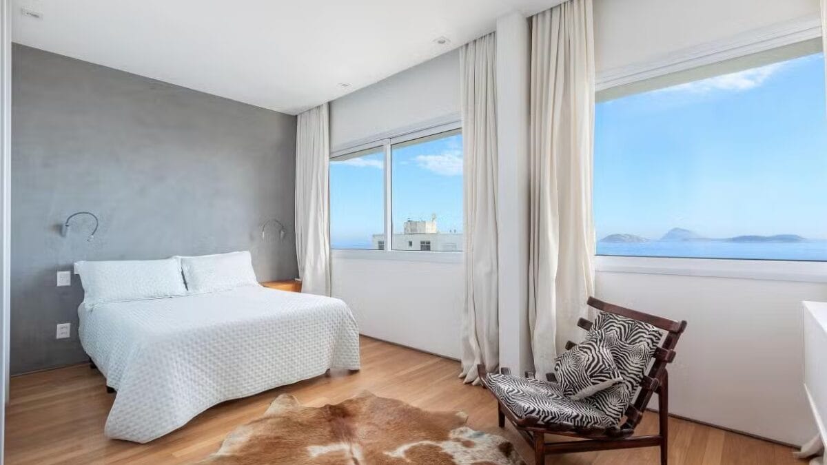 Shawn Mendes curte triplex de Bruna Marquezine no Rio