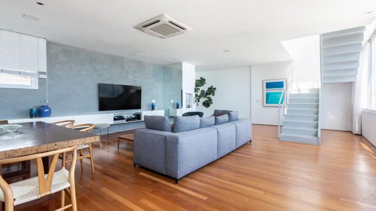 Shawn Mendes curte triplex de Bruna Marquezine no Rio