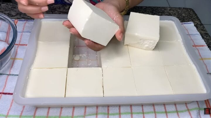 Três litros de óleo usando viram até 18 barras de sabão com essa receita (10)