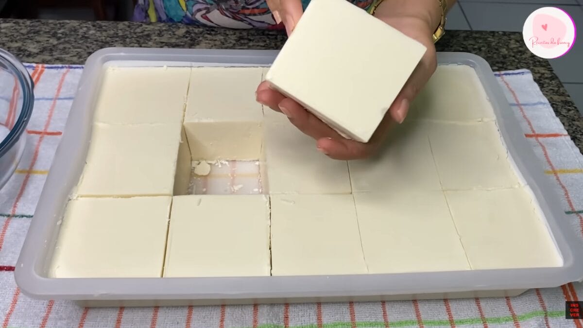 Três litros de óleo usando viram até 18 barras de sabão com essa receita