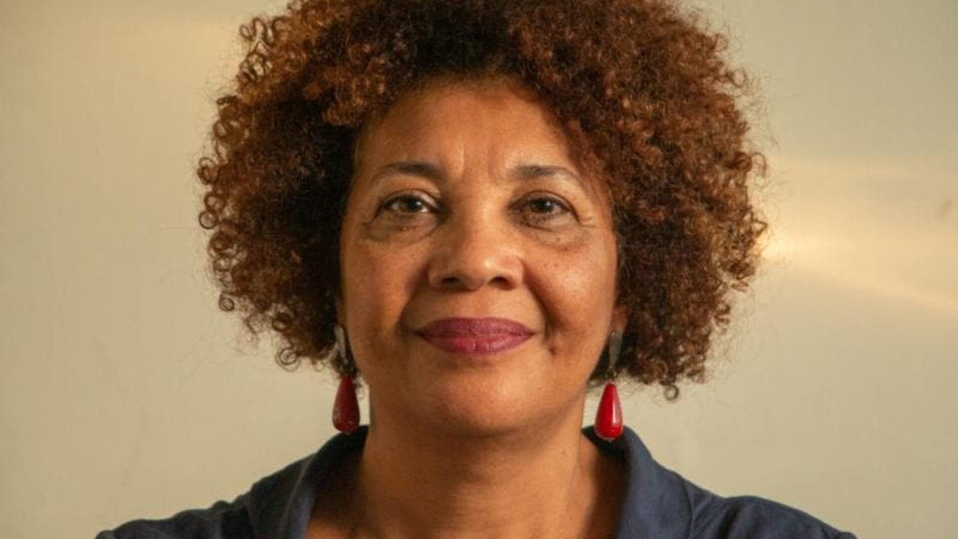 Vice-reitora da UFSC cita omissão de reitor em meio à crise orçamentária em carta de renúncia
