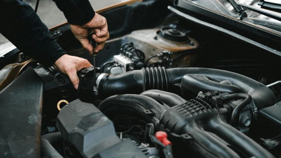 Vítima cai em golpe de falso mecânico