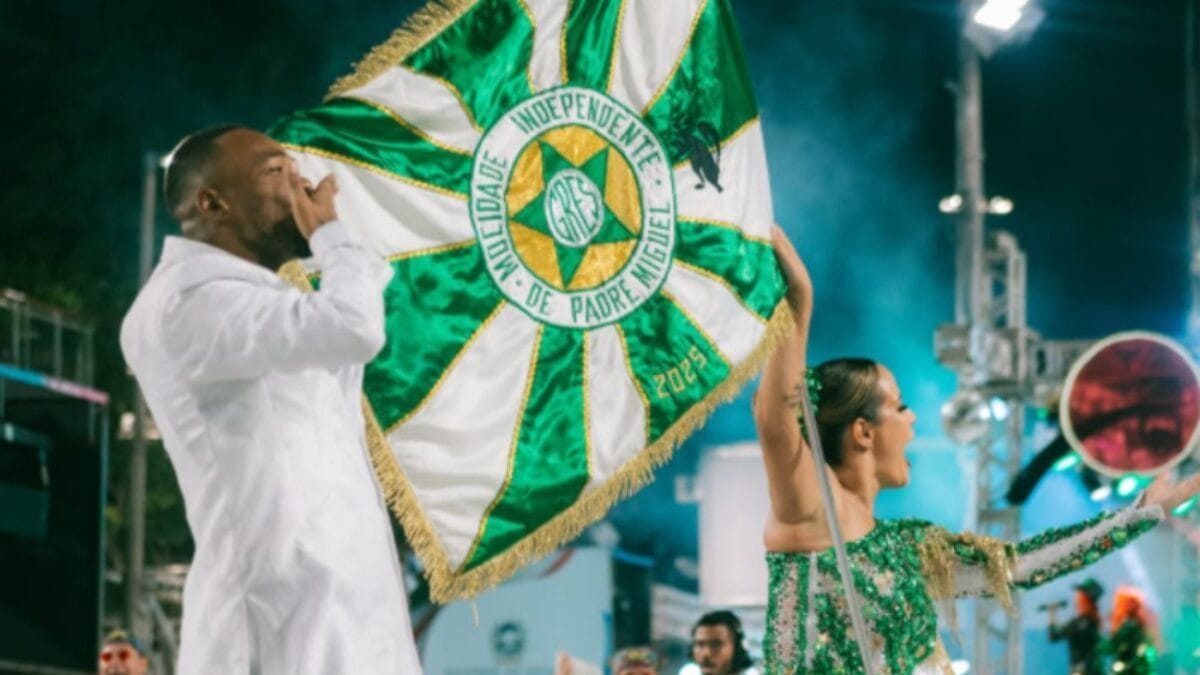 Escola de Samba carioca marca presença em Itajaí
