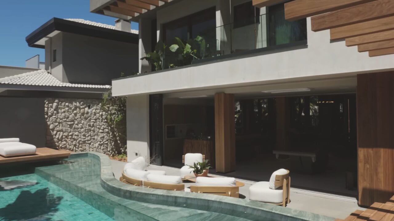 Ana Castela canta o tema de abertura de Cora&ccedil;&atilde;o Acelerado