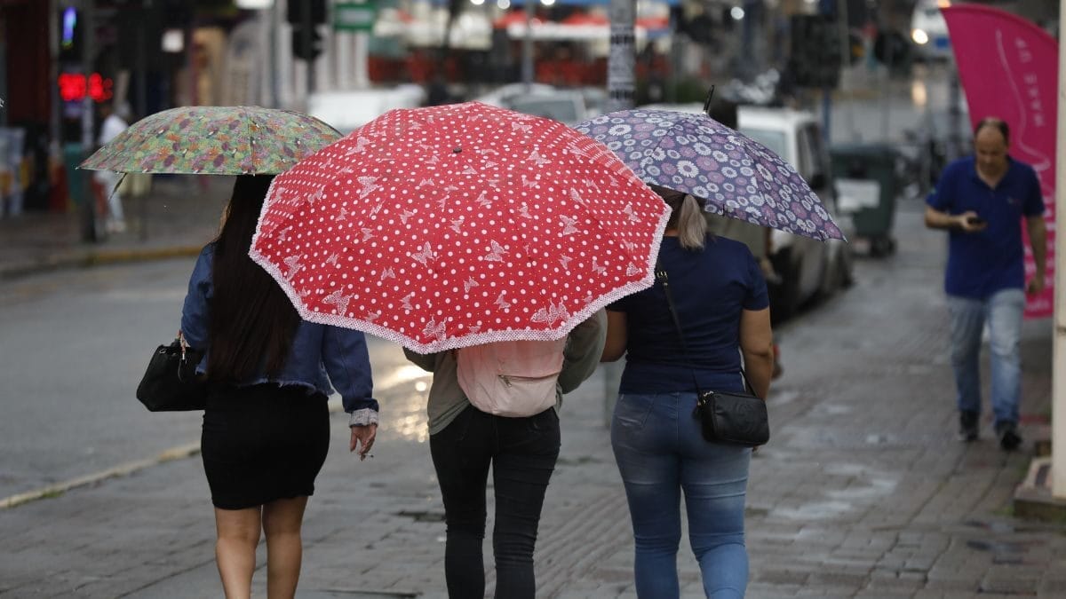 Chuva deve atingir todo o Estado (Foto: Patrick Rodrigues, NSC Total)