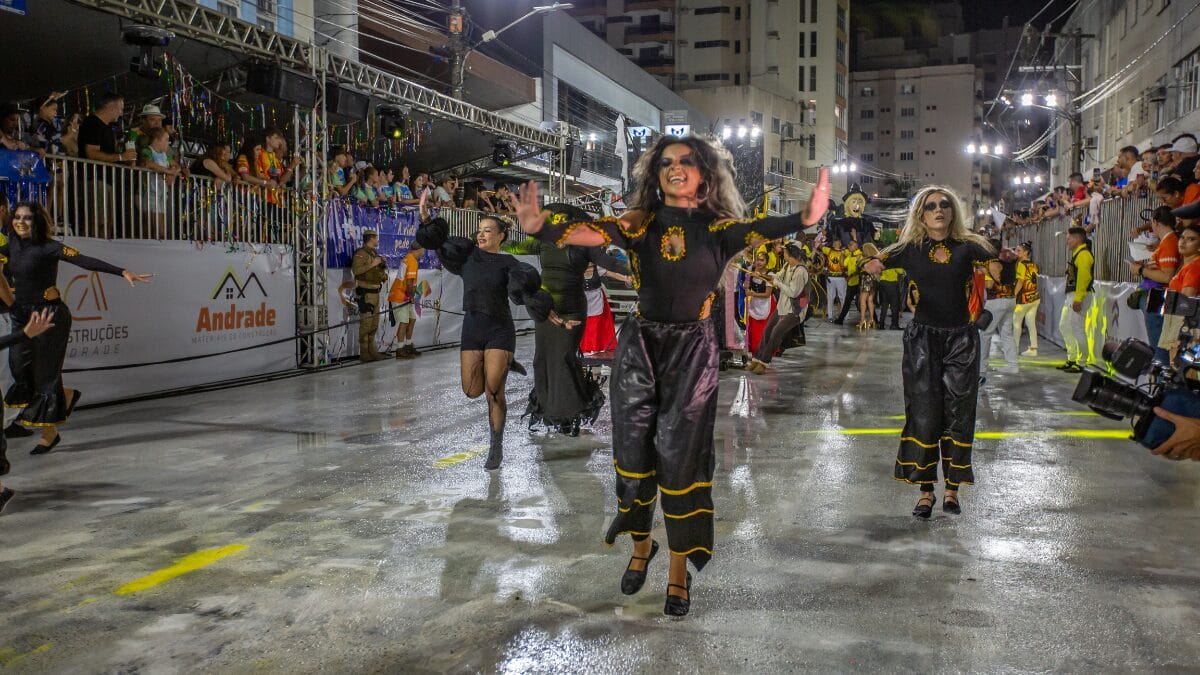 Surfista sofre parada card&iacute;aca, mas volta &agrave; vida ap&oacute;s socorro em Imbituba