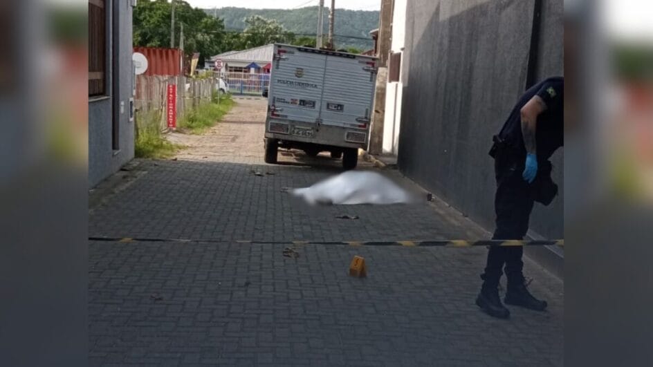 Polícia Militar atende ocorrência de homicídio no Centro de Penha
