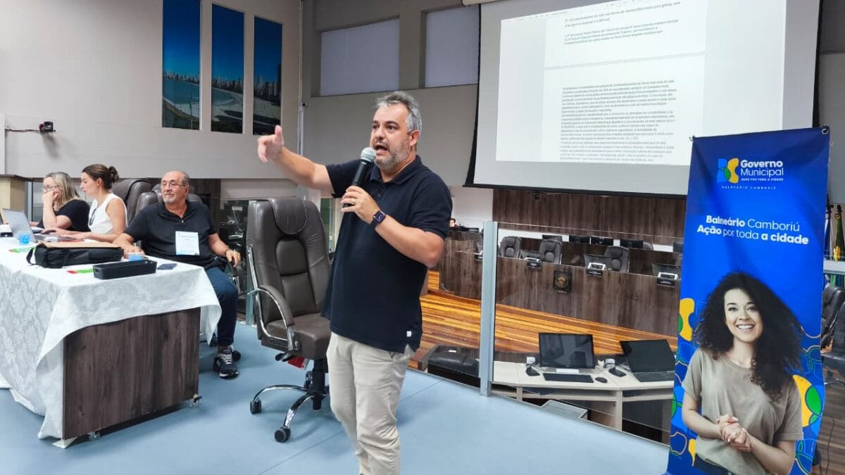 Confer&ecirc;ncia de revis&atilde;o da Lei de Microzoneamento de Balne&aacute;rio Cambori&uacute; &eacute; conclu&iacute;da