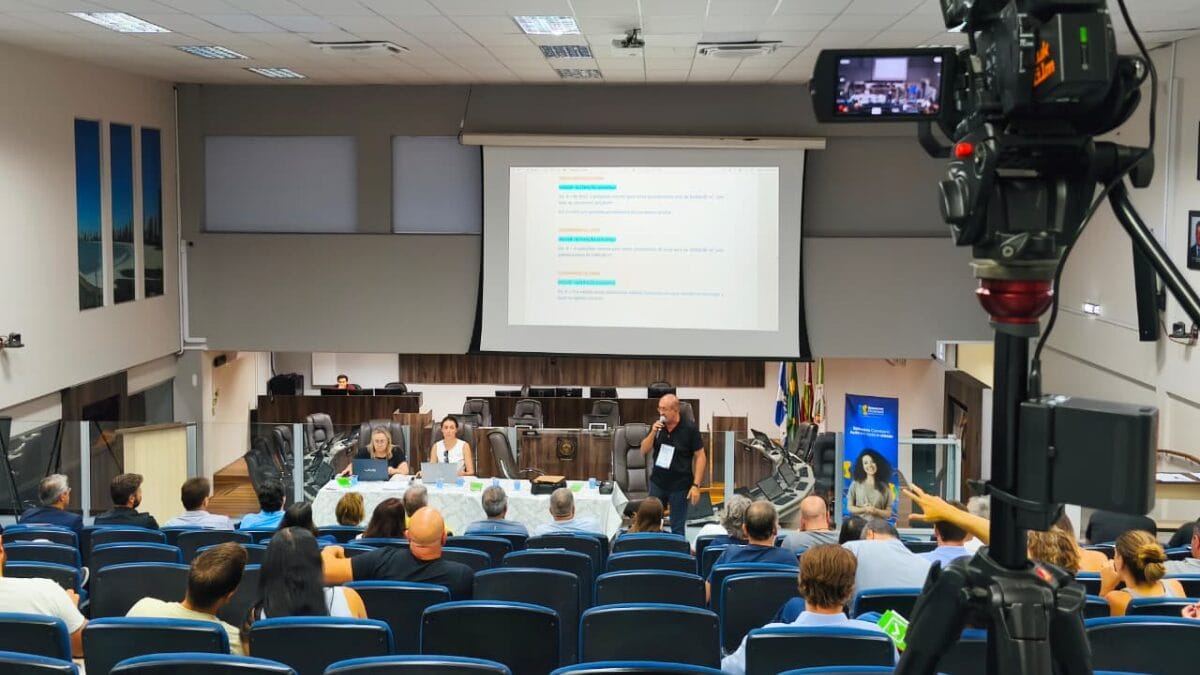 Confer&ecirc;ncia de revis&atilde;o da Lei de Microzoneamento de Balne&aacute;rio Cambori&uacute; &eacute; conclu&iacute;da