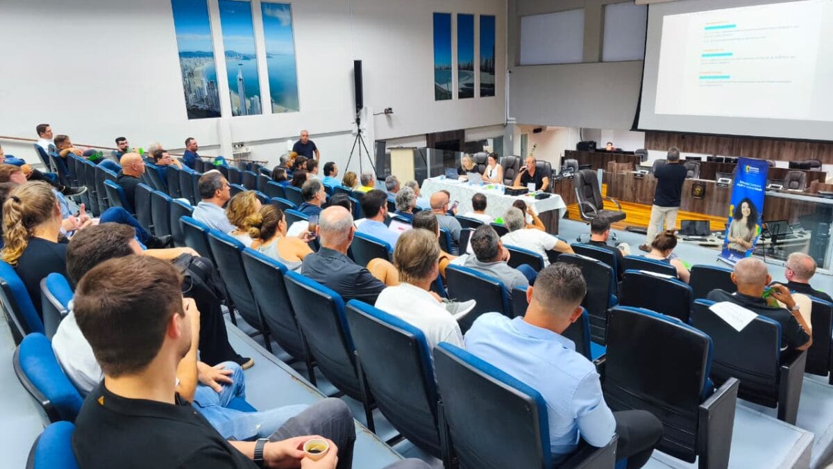Confer&ecirc;ncia de revis&atilde;o da Lei de Microzoneamento de Balne&aacute;rio Cambori&uacute; &eacute; conclu&iacute;da