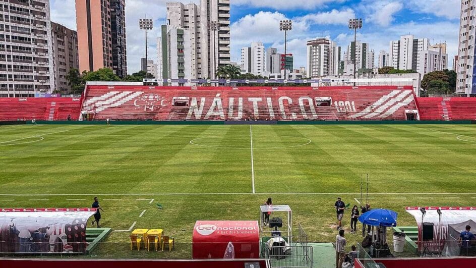 Náutico x Santa Cruz se enfrentam nos Aflitos, em Recife