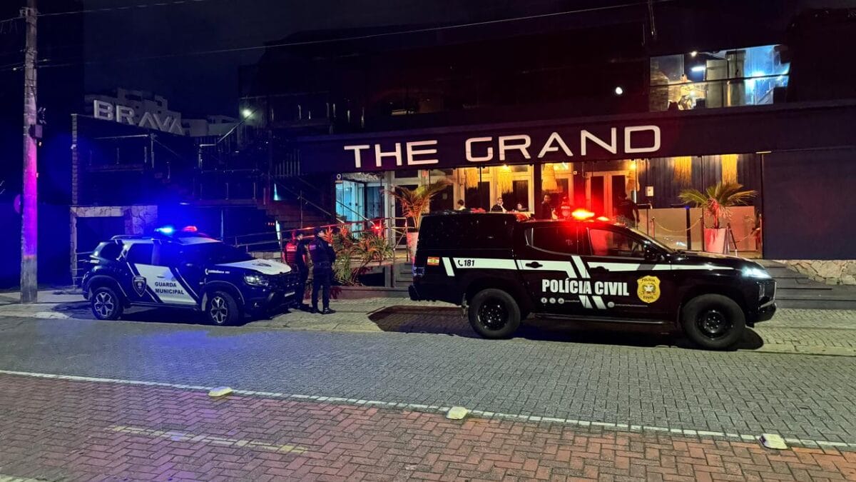 GM de Itaja&iacute; presta apoio &agrave; Pol&iacute;cia Civil na fiscaliza&ccedil;&atilde;o de bares