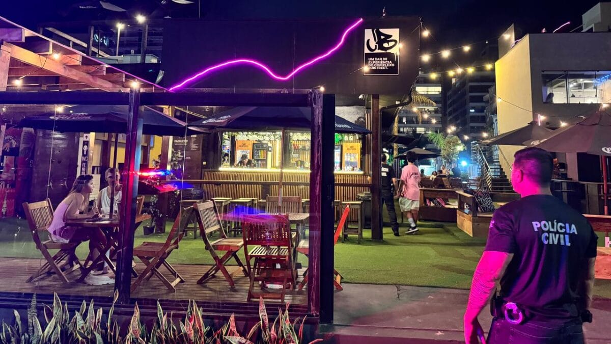 GM de Itaja&iacute; presta apoio &agrave; Pol&iacute;cia Civil na fiscaliza&ccedil;&atilde;o de bares