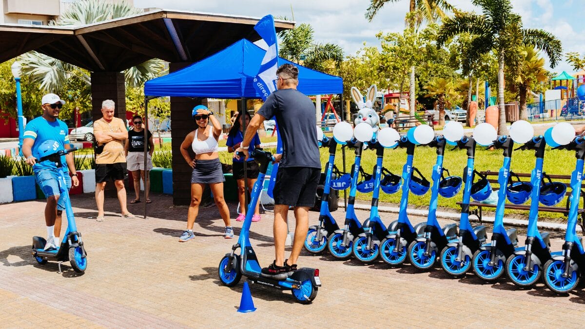 Patinetes em Porto Belo