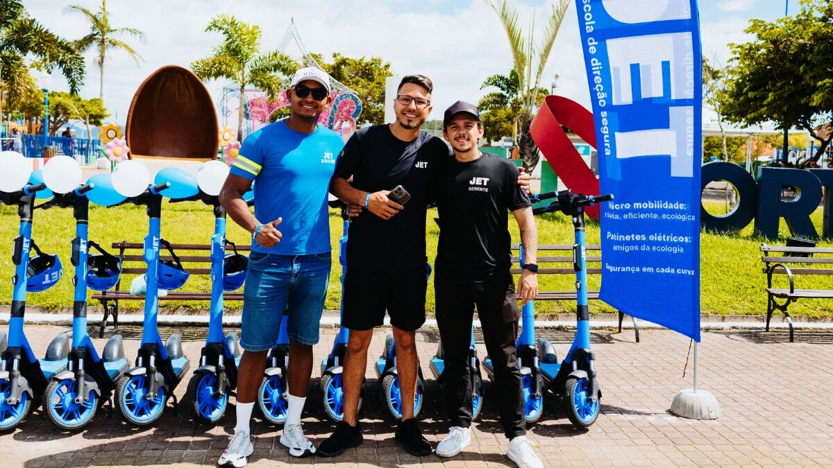 Patinetes em Porto Belo