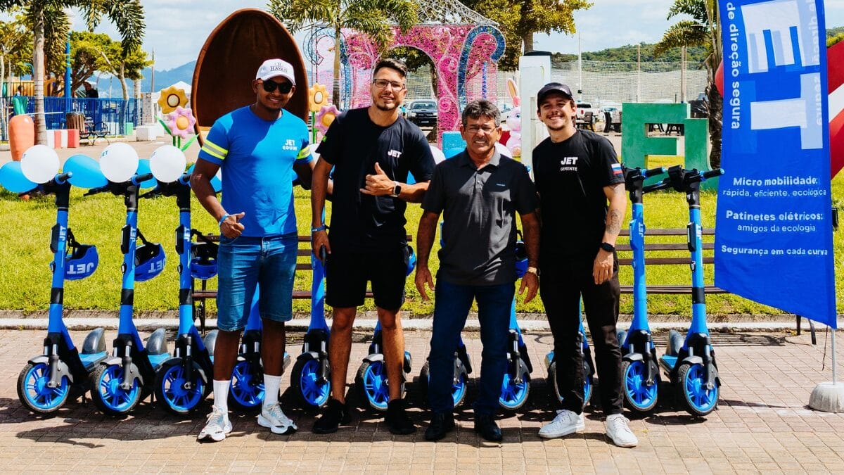 Patinetes em Porto Belo